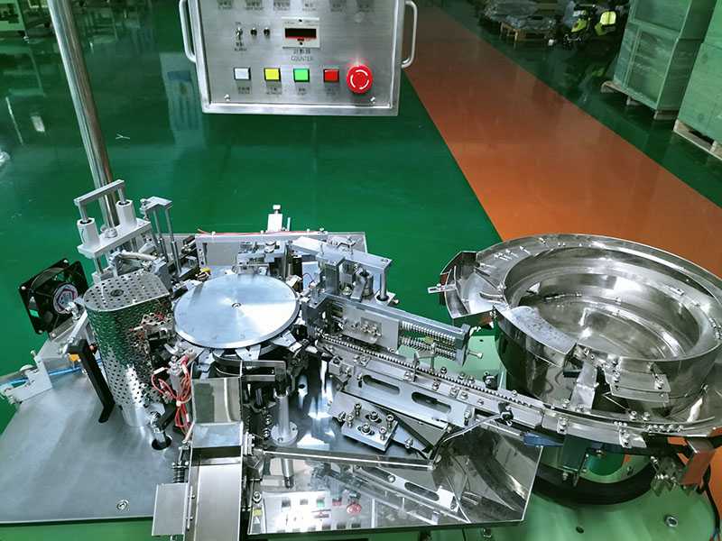 組立機(jī)設(shè)備1.jpg